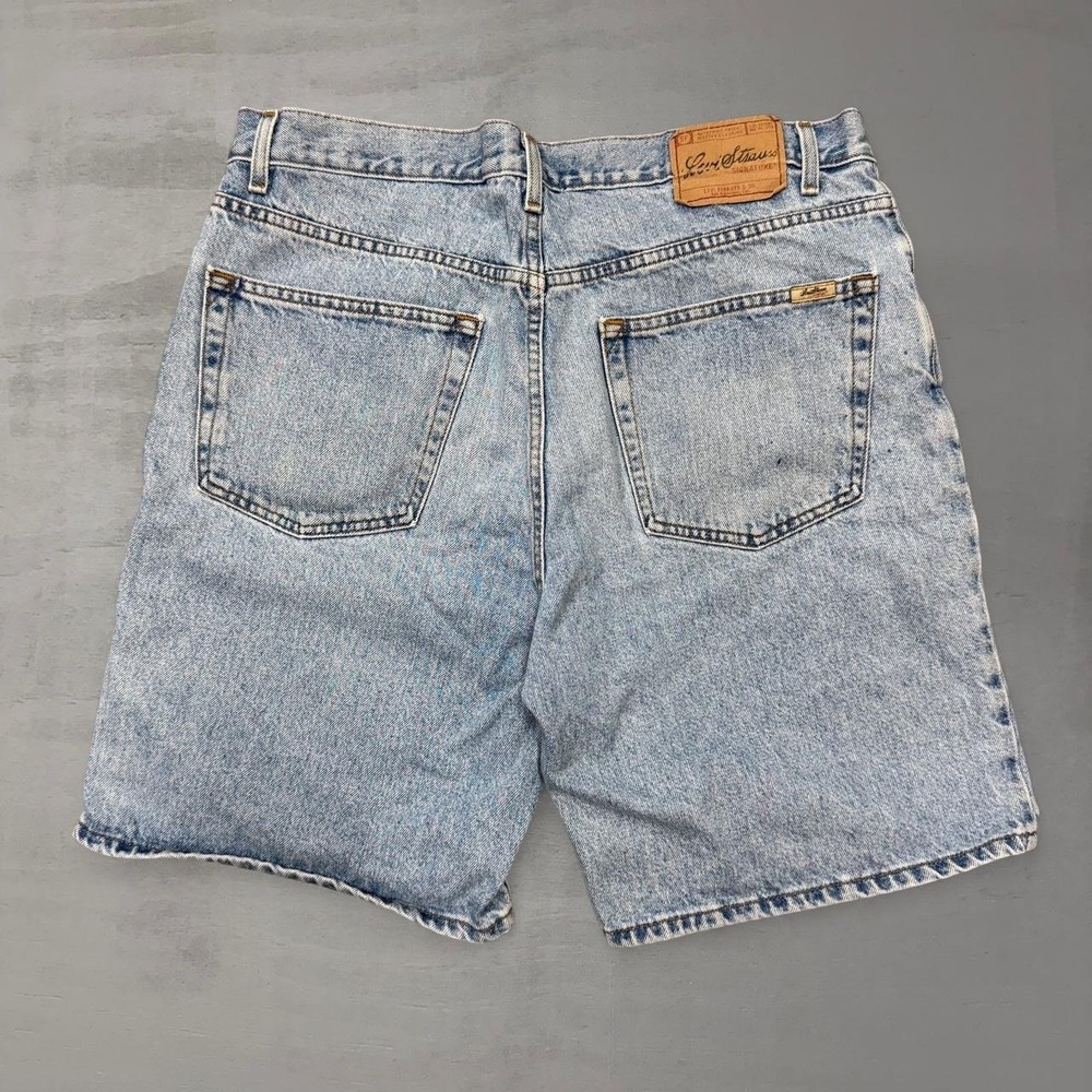 Vintage Levi's Signature Denim Shorts Light Wash Relaxed Fit Blue 34